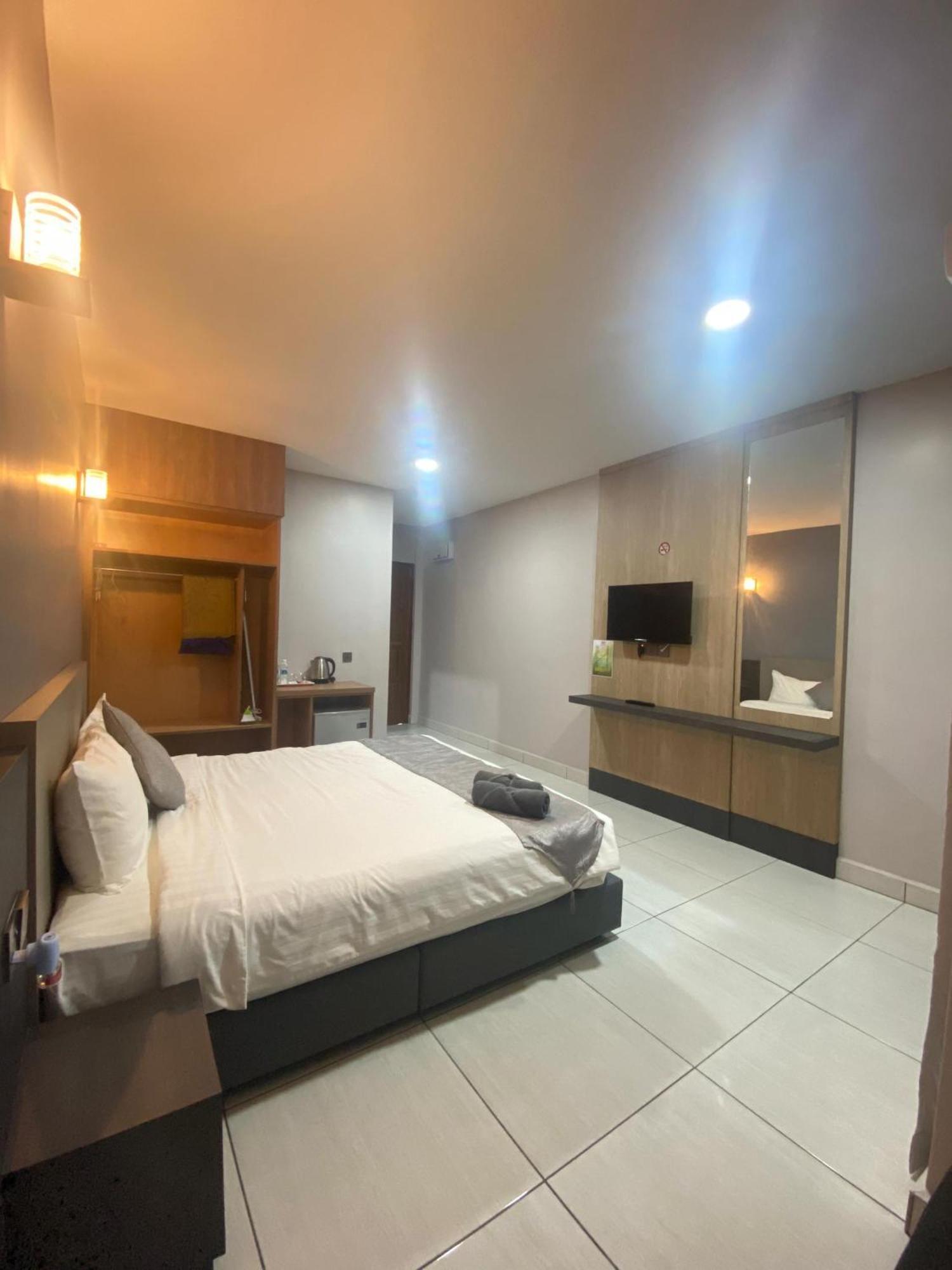 Grand Village Inn Pantai Cenang  Exterior photo